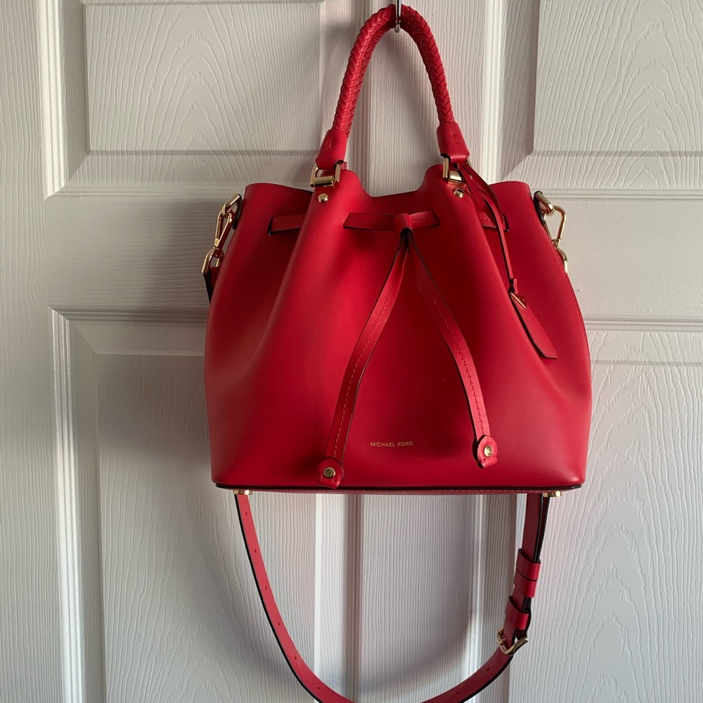❌SOLD❌ Michael Kors Pink Bucket Bag